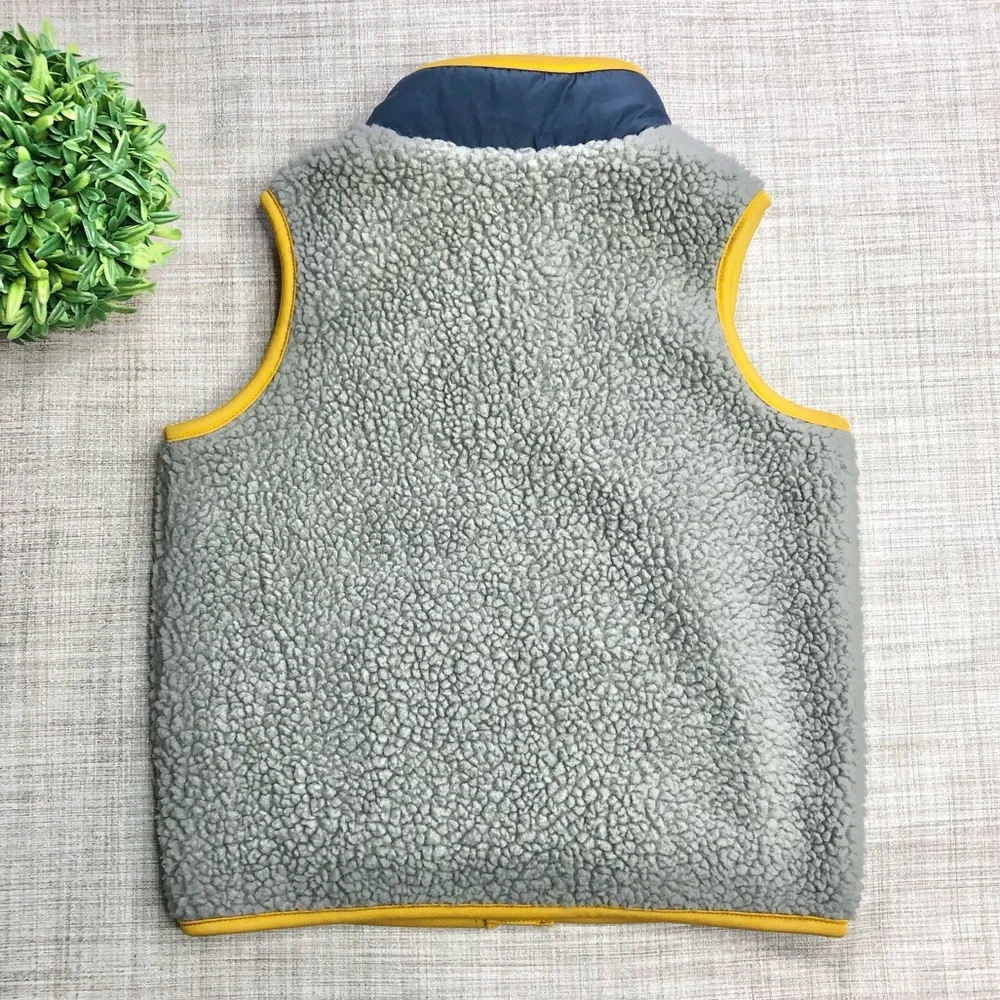 Old Navy fully lined fuzzy Sherpa fleece full zip toddler vest
